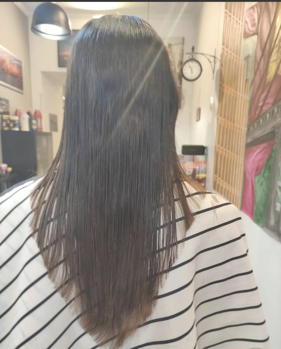 Long hair blowout finish